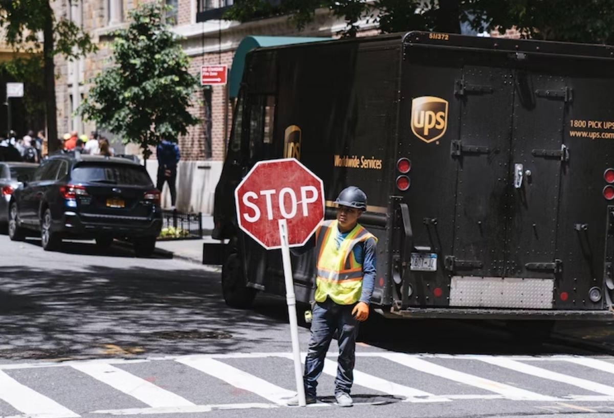 Until What Time Does UPS Deliver?